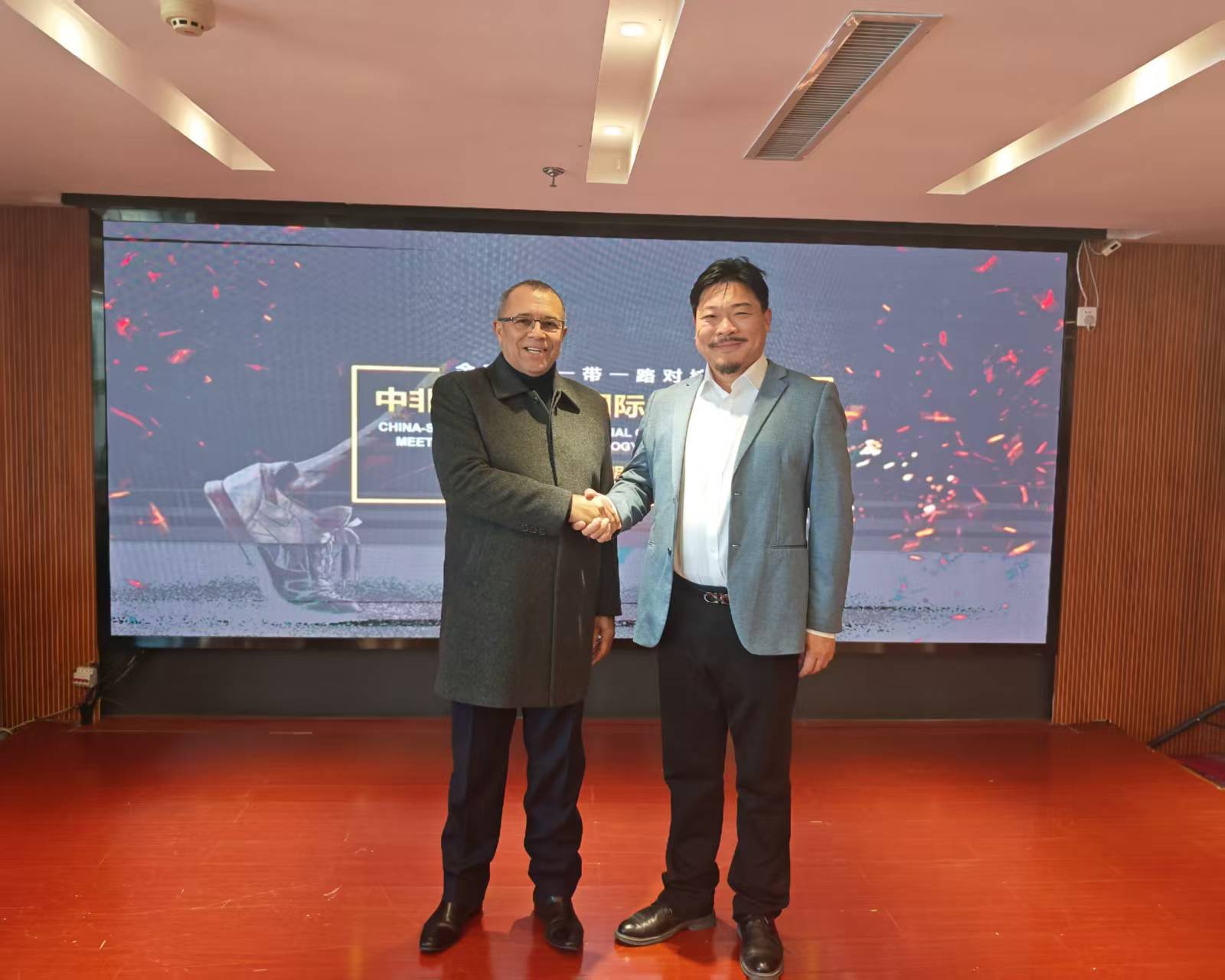 链接中非，共启新程！共探土壤改良新路径，助力农业科技协同发展